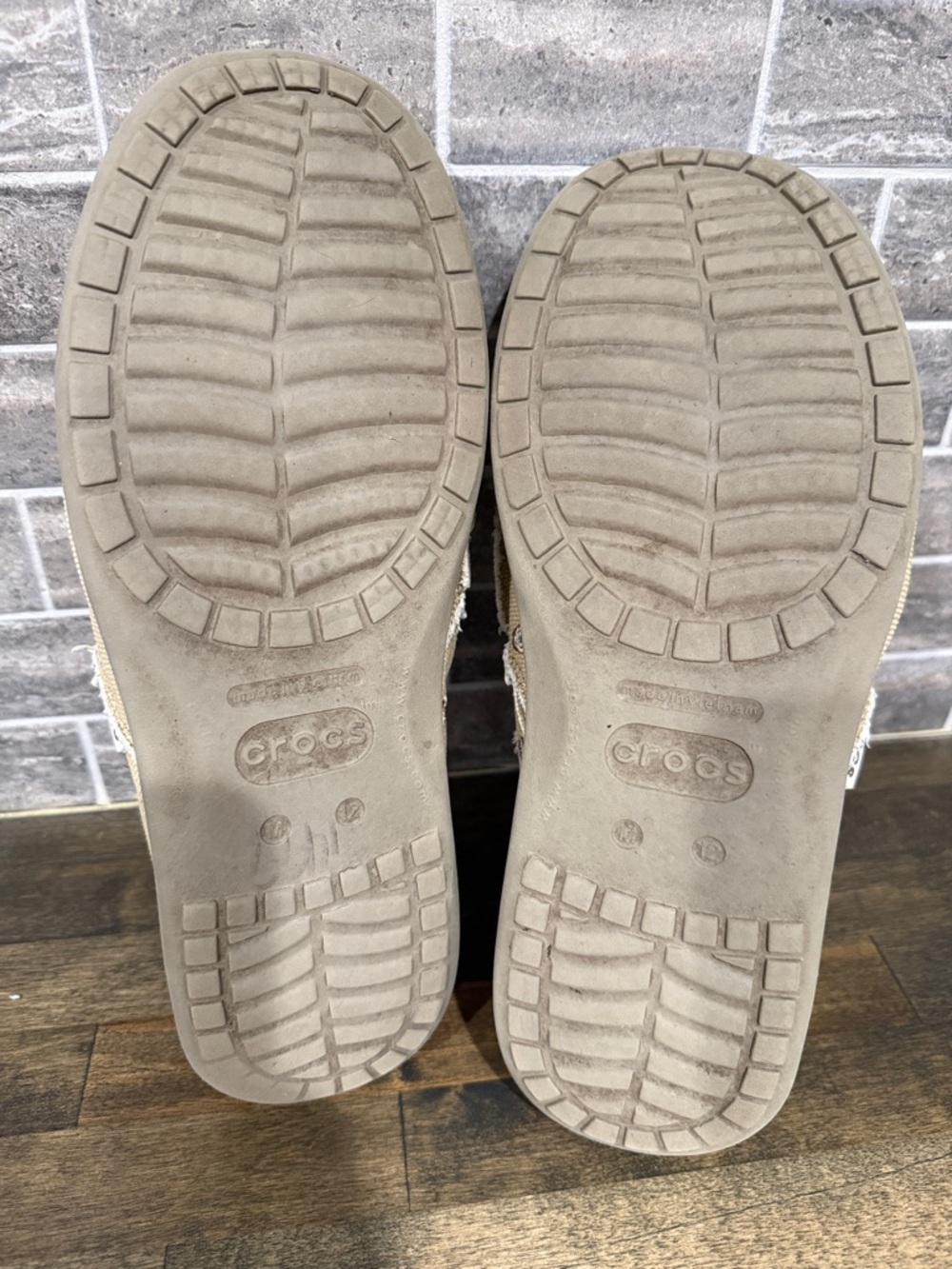 Crocs Santa Cruz Mens Loafers Tan Size 12 READ DESCRIOTION - Picture 11 of 11